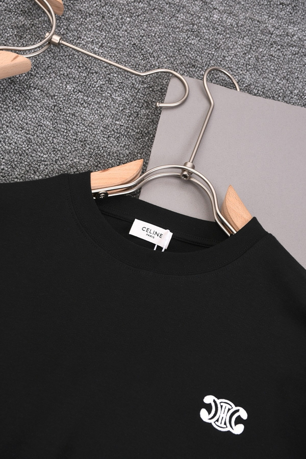 ブランドTシャツ着用イメージ